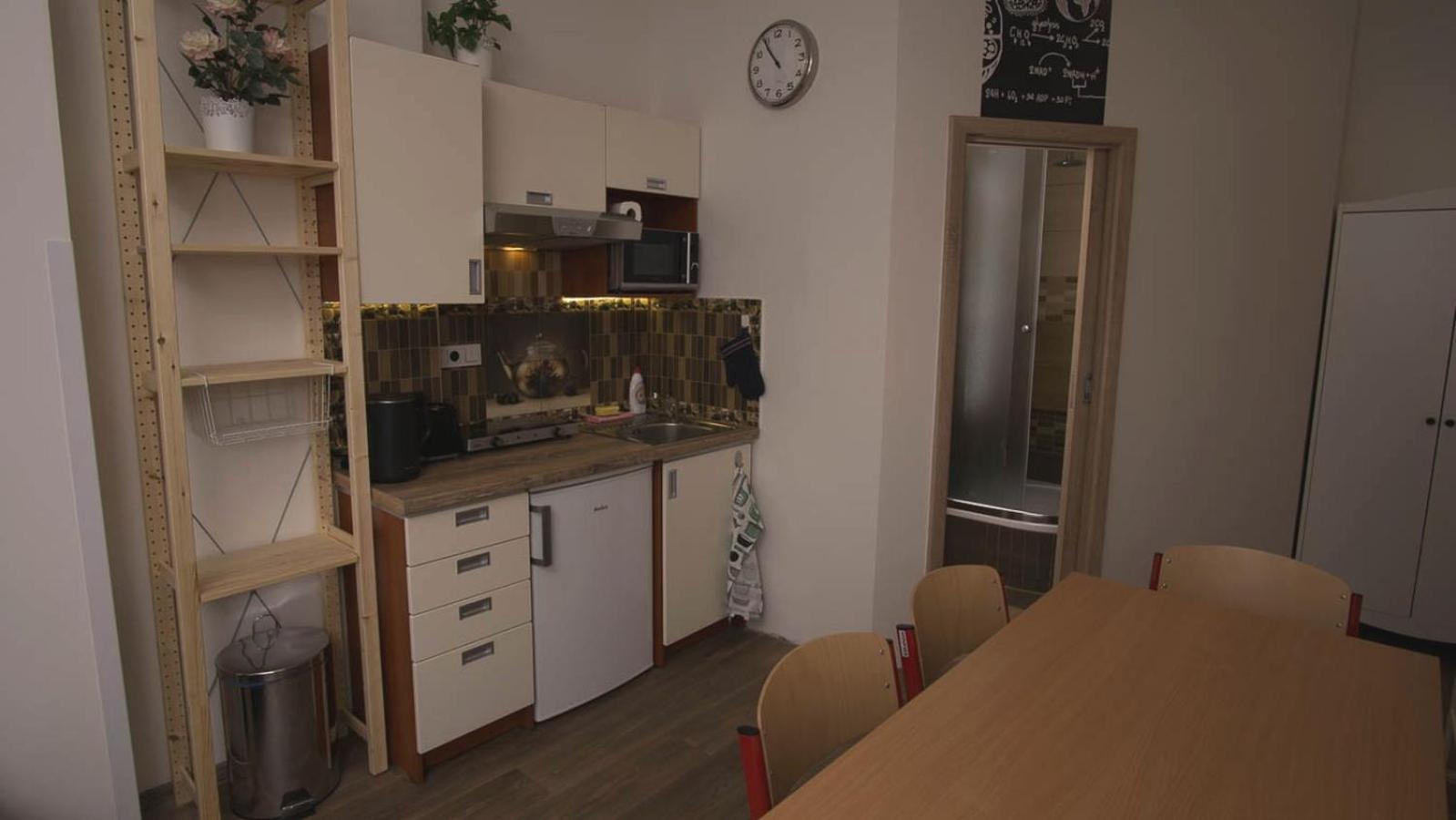 Appartement School - Your Unique Place In By Metro Vysehrad *