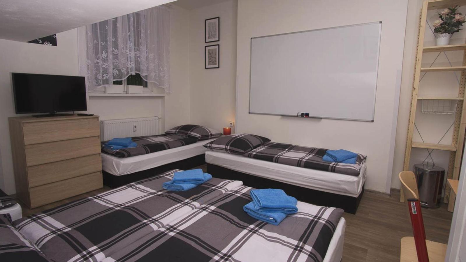 Appartement School - Your Unique Place In By Metro Vysehrad *